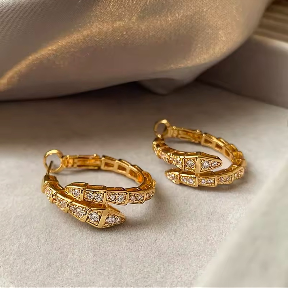 NWOT Snake Hoop Earrings in Gold